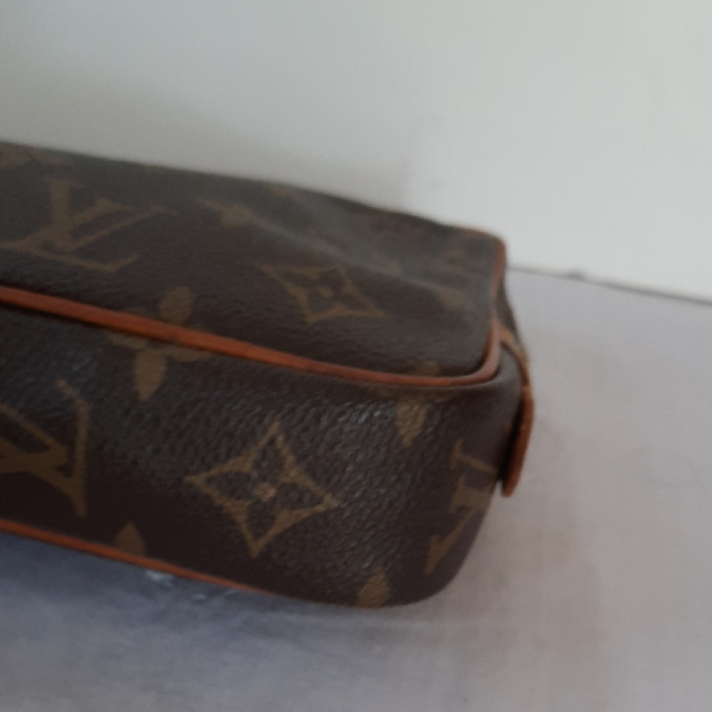 Louis Vuitton Brown Monogram Clutch - Picture 6 of 14